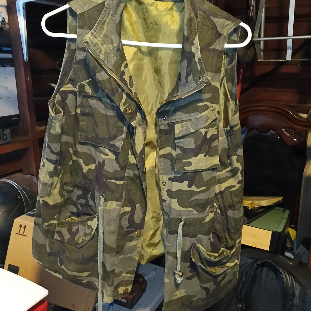 Green Military Field Jacket with Durable Construction